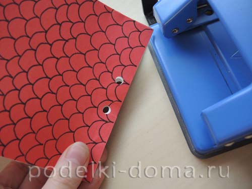 Новорічна коробочка для подарунка квадратна своїми руками. Новорічна коробочка своїми руками, майстер-клас