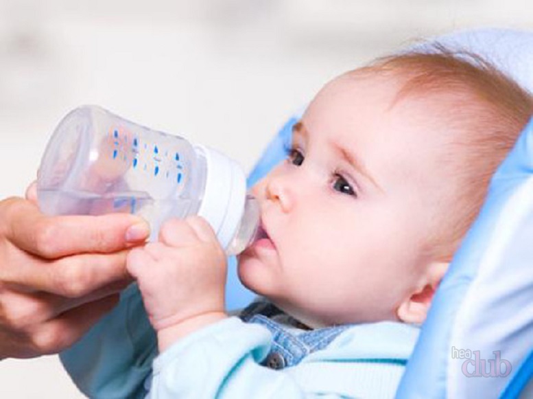 Lo que necesita beber con la infección por rotavirus del niño. Causas de la infección por rotavirus en niños. Los p