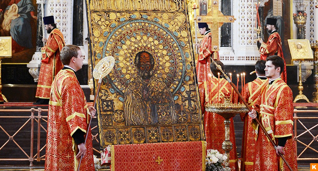 Para llegar a las reliquias de San Nicolás del tiempo. ¿Por qué se les pide a los creyentes que no den un giro a la