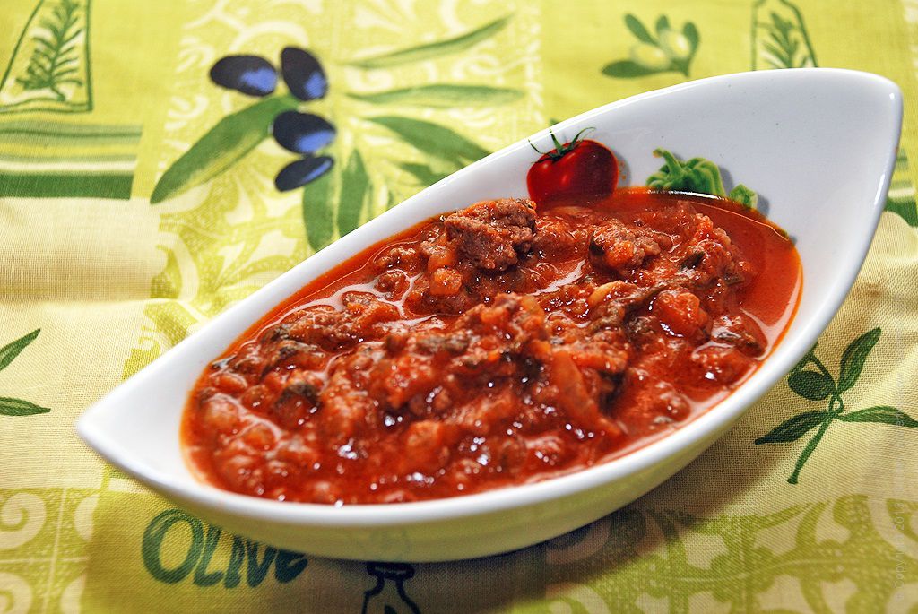 Cómo cocinar la salsa con patatas. Preparación de carne y salsa de patata: instrucciones detalladas.