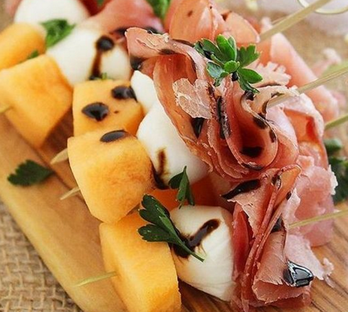 Como você pode jantar sem prejudicar a figura. Lanches saudáveis ​​- idéias. Os benefícios e danos do lanche no tra