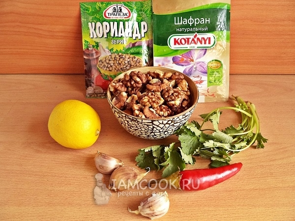 Nutty bage sauce жор. Satsivi тахиа - самар базх суманд шарсан тахианы мах.